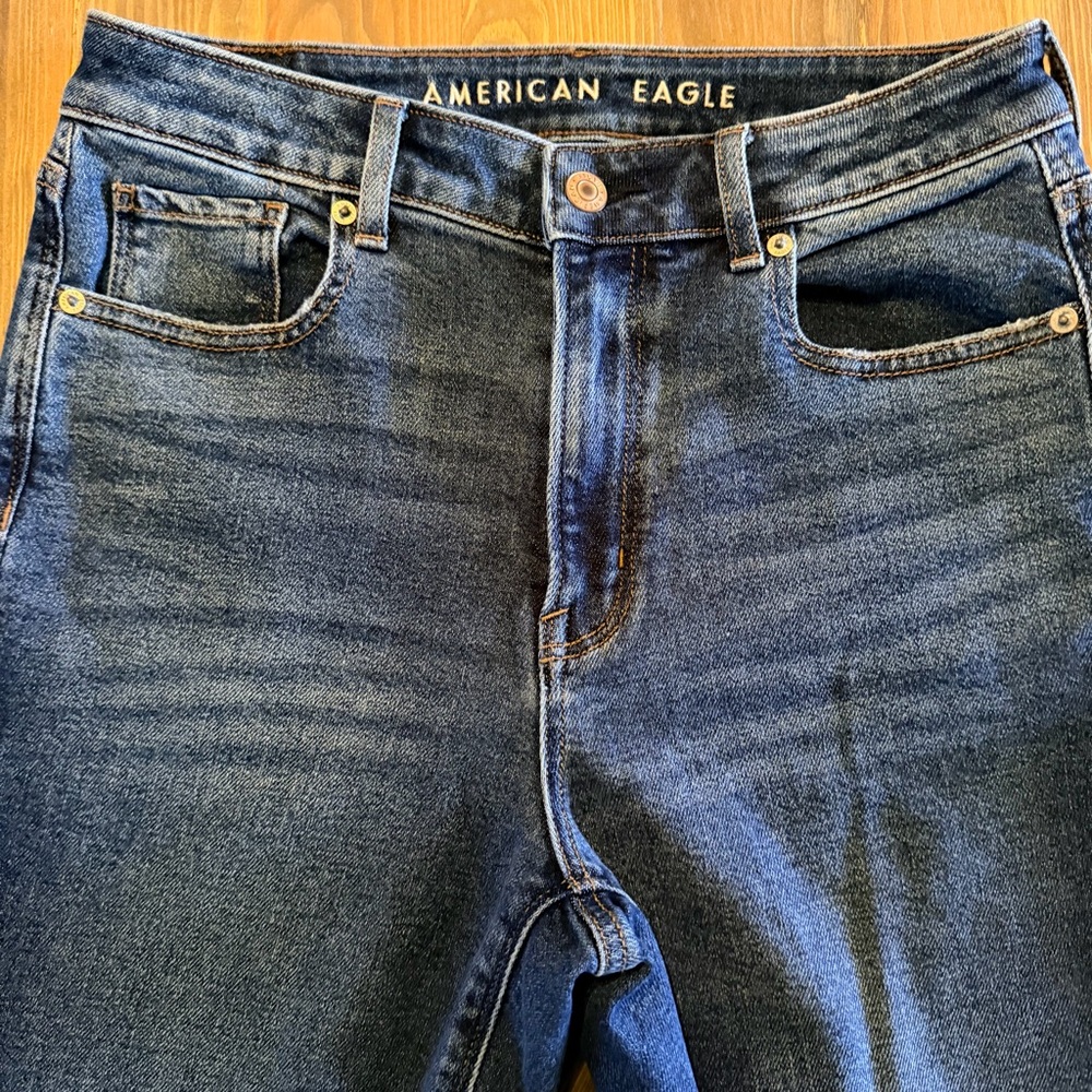 American Eagle distressed mom Jean - Picture 3 of 8